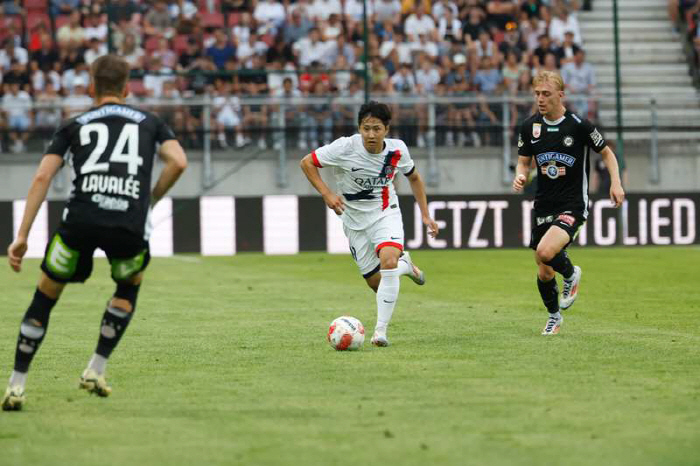 Lee Kang-in celebrated 3 minutes after the opening of PSG, and announced the green light for the main competition