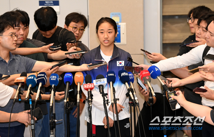 Ministry of Culture, Sports and Tourism'Badminton Association Violates the Procedure for Composition of Senior Citizens'...Ahn Se-young'I'm afraid I won't be able to play badminton'