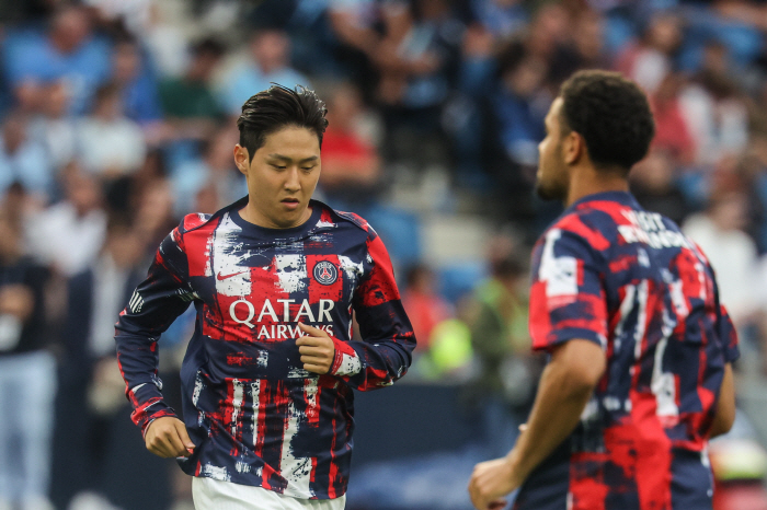 Our Kangin, you scored a goal.' Neymar did not forget the son' LEE2 minutes, 4 seconds, 2 seconds, speed goal 'Congratulations'