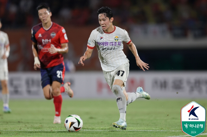 Coach Hong Myung-bo in Gangneung eight days before the announcement of the national team's list