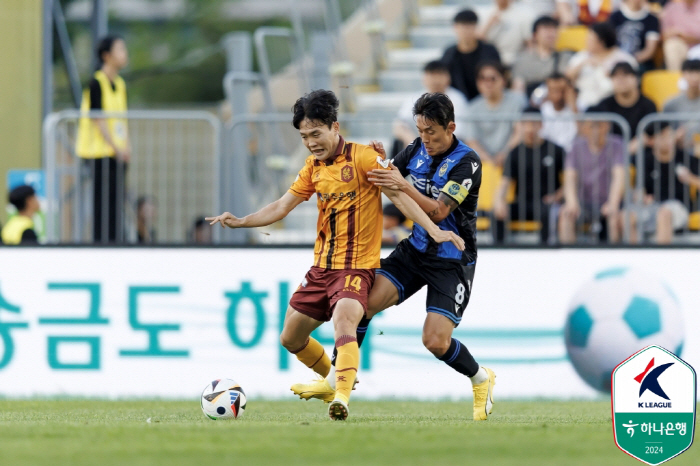 Coach Hong Myung-bo in Gangneung eight days before the announcement of the national team's list