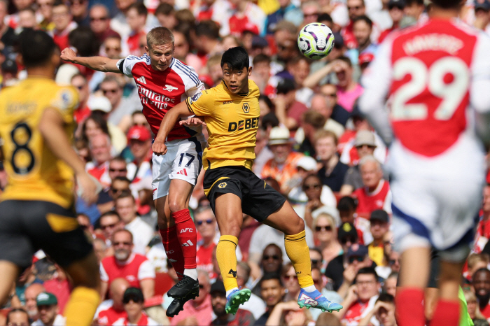 'The first attack point of the season made by the opponent's GK defense' Hwang Hee-chan, full-time  the highest rating in the team...Wolverhampton was beaten 0-2 by Arsenal in the opening round