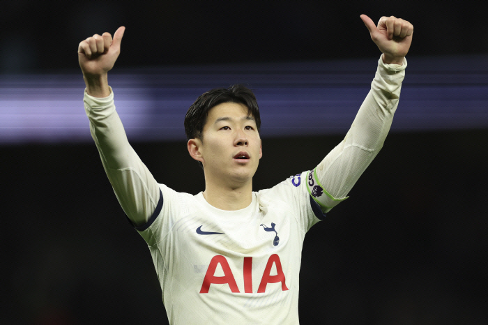 Son Heung-min, the best No.7 in Tottenham's history...But no tag → SON's answer?