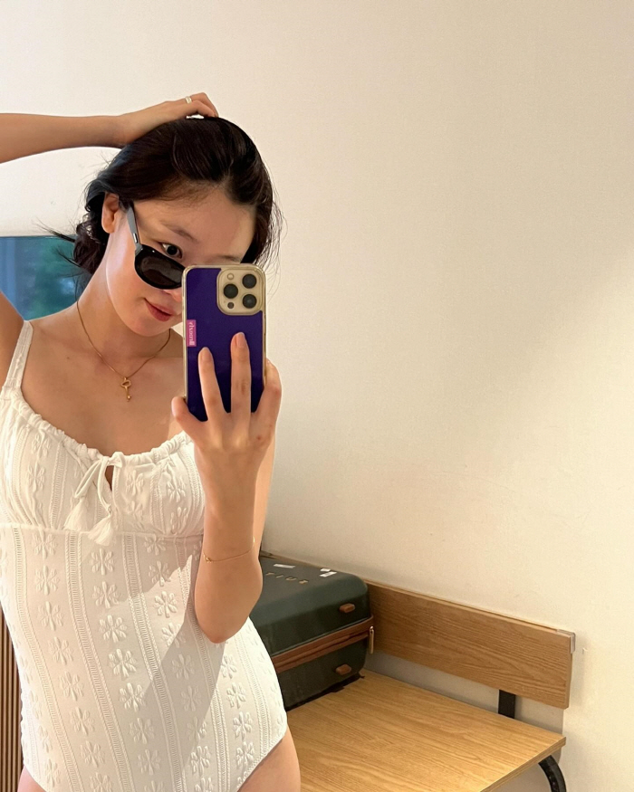 Han Seon-hwa brags about her swimsuit..an unexpectedly curvy figure 'surprise'