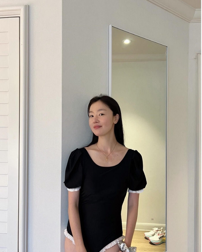 Han Seon-hwa brags about her swimsuit..an unexpectedly curvy figure 'surprise'