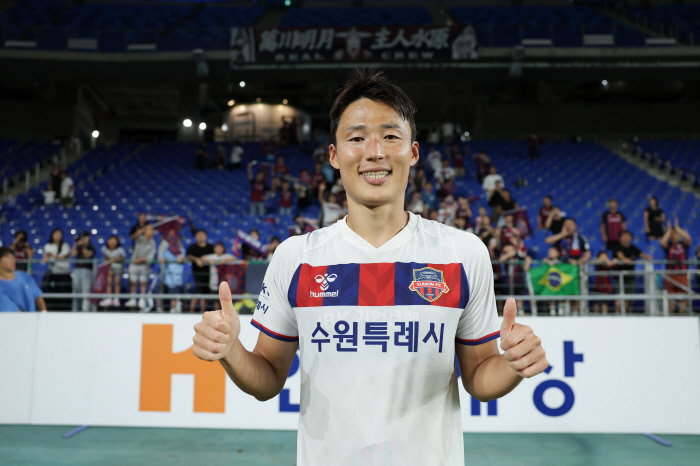 'I don't want to talk about the past' The K-League's return to tears in 1400 days, Son Jun-ho dreaming of becoming a national flag