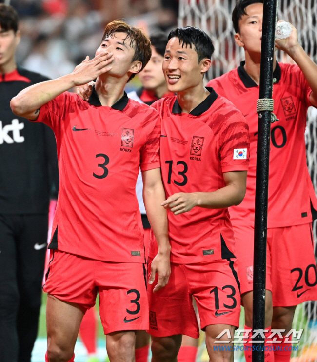 'I don't want to talk about the past' The K-League's return to tears in 1400 days, Son Jun-ho dreaming of becoming a national flag