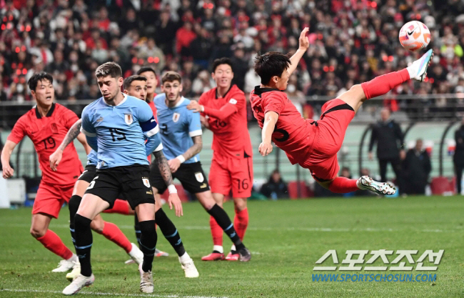 'I don't want to talk about the past' The K-League's return to tears in 1400 days, Son Jun-ho dreaming of becoming a national flag