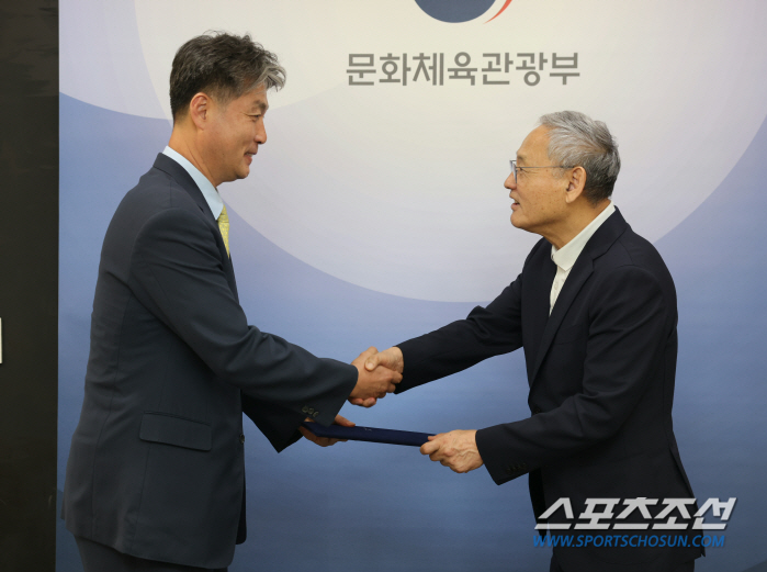 Kim Joong-heon, professor of Taekwondo at Yongin University, appointed as the new chairman of the Taekwondo Promotion Foundation