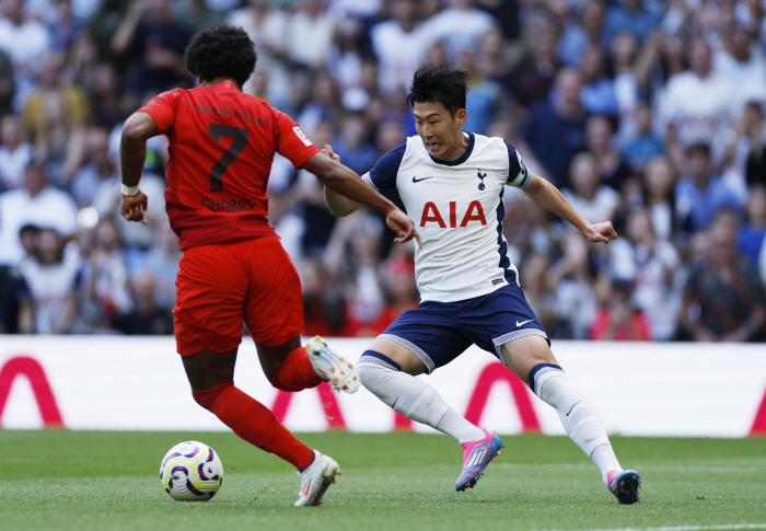 'Tottenham's best no.7'→'The greatest Korean player ever'...Son Heung-min, who is close to the peak, has just two letters left in his career 'Winning!'