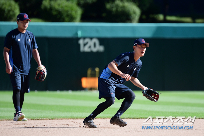 '5 billion FA' Roh Jin-hyuk starts shortstop for the first time in 114 days'Side pain'Park Seung-wook's condition is 