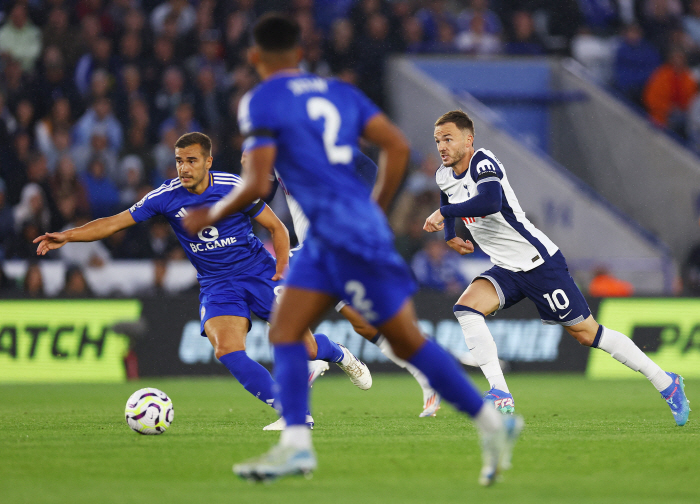 Son Heung-min couldn't laugh at the opening game...Silence at full-time →'Spurs killer body equalizer' Tottenham draw 1-1 against Leicester