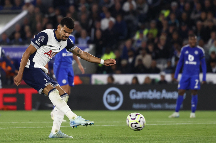 Son Heung-min couldn't laugh at the opening game...Silence at full-time →'Spurs killer body equalizer' Tottenham draw 1-1 against Leicester