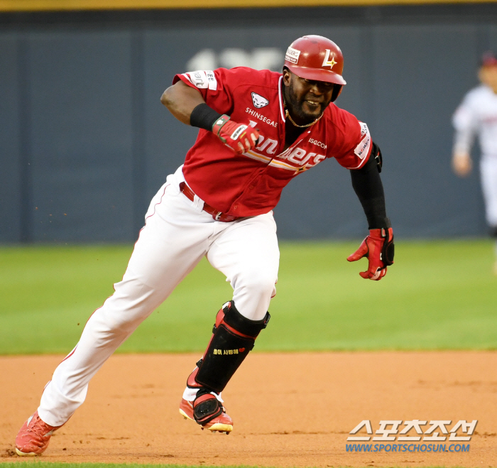 '8th episode again, Noh Kyung-eun. Austin, double, but...' Elias 7 scoreless innings  Otaegon wedge two-run shot SSG and LG won 5-1 completely. a four-game losing streak. LG has five hits and empty space 