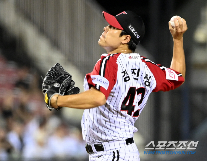 'I came to LG and opened my eyes to baseball.' A word from junior players who opened the eyes of a 39-year-old veteran pitcher at age 37. 'You can't play folk ball even if you aim for it' 