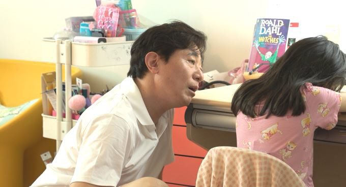 'Daddy's stress'8 years old' Why is Kim Bum-soo's daughter crying all of a sudden?'Daddy's a middle-aged girl'