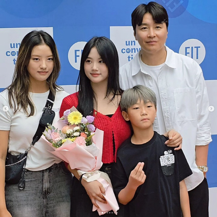 Lee Dong-guk's Daughter' Josh Admitted to prestigious U.S. fashion universities'Historical Day of the Big Bang Family'