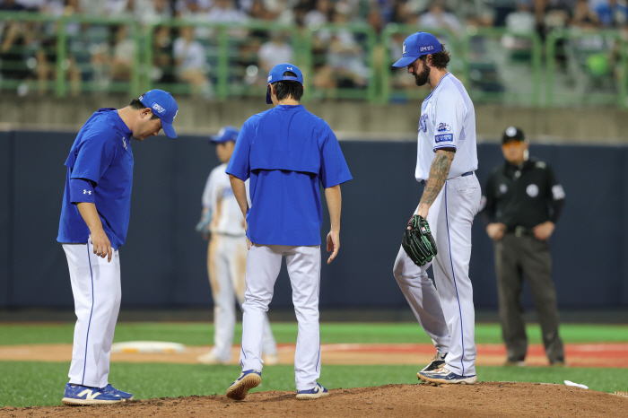 Two walks in one game is also rare, but did Pohang Baseball Stadium, which used to be 'better', hinder Samsung's winning streak? Is it the athlete's excessive sensitivity