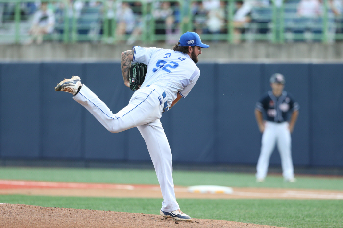 Two walks in one game is also rare, but did Pohang Baseball Stadium, which used to be 'better', hinder Samsung's winning streak? Is it the athlete's excessive sensitivity