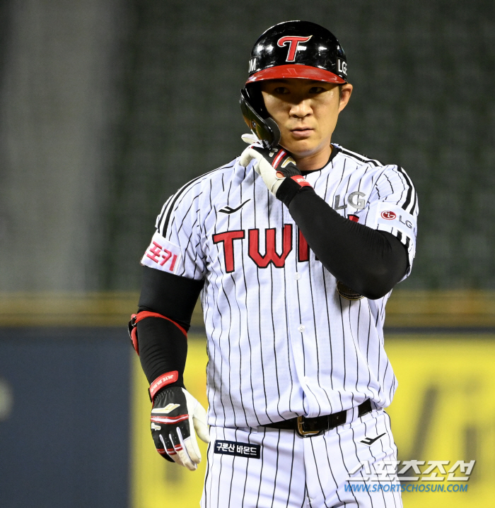 Kang Nam-do, the league's representative, is getting older. 'Home run  4 hits fire bat → 9th inning replacement → DH appearance' consideration for 34-year-old shortstop 