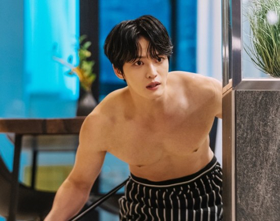 Kim Jae-joong 'Dozens of staff members are showing off their naked body.'('Bad Memory Eraser')