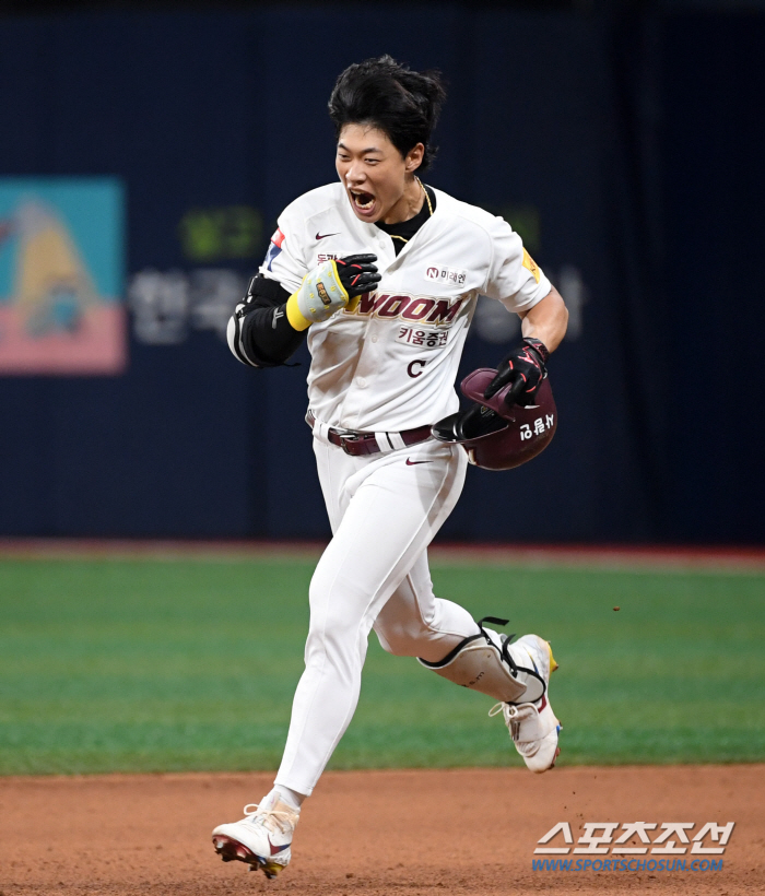 Red pepper powder towards Yeolryang! 'Song Sung-moon's net shot  5 RBIs → Kim Hye-sung's final hit' Kiwoom saved the possibility of a 9-3 complete victory over LG in autumn baseball 