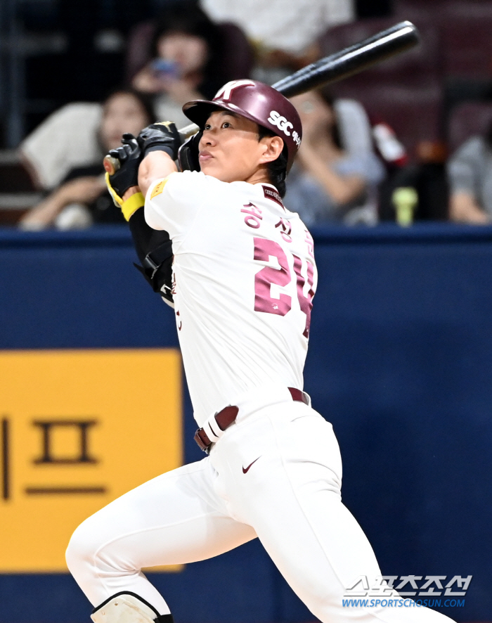 Red pepper powder towards Yeolryang! 'Song Sung-moon's net shot  5 RBIs → Kim Hye-sung's final hit' Kiwoom saved the possibility of a 9-3 complete victory over LG in autumn baseball 