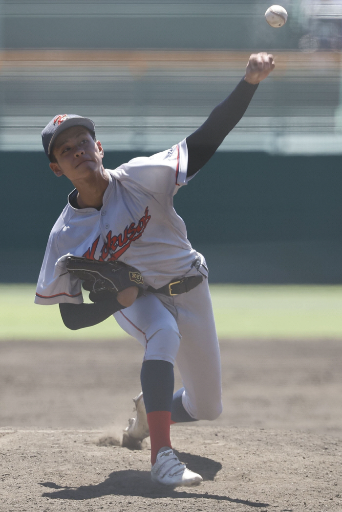 To win Koshien with two left-handed pitchers, Kyoto International High School Nakazaki is responsible for 31 innings, and second-year student Nishimura 24 innings of ERA'0', monsters made miracles