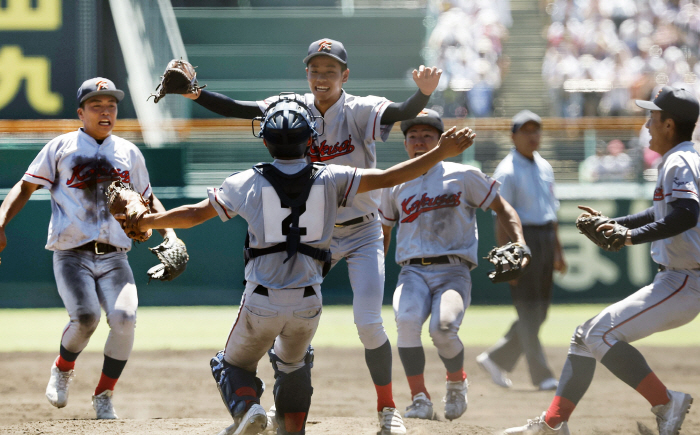 To win Koshien with two left-handed pitchers, Kyoto International High School Nakazaki is responsible for 31 innings, and second-year student Nishimura 24 innings of ERA'0', monsters made miracles