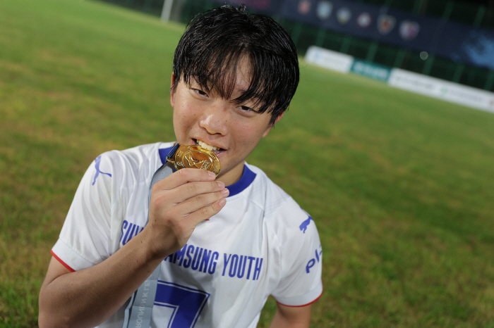 'U15 Youth Championship MVP' Suwon Lee In-woo'I want to be the most famous player in Korea'