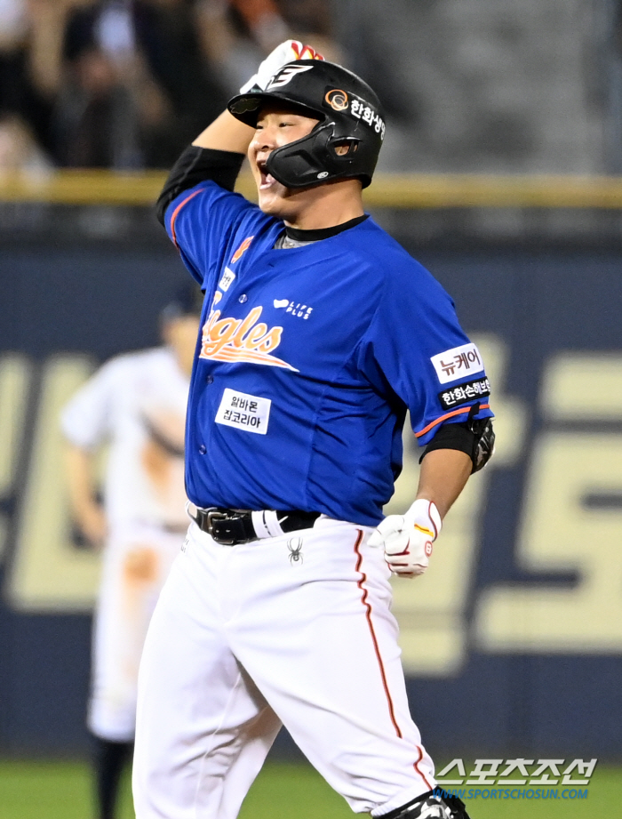 I stopped SV, a high school rookie'Kim Tae-yeon's final hit'Hanwha has won two consecutive games after the 10th inning of extra time'Securing the Winning Series' 