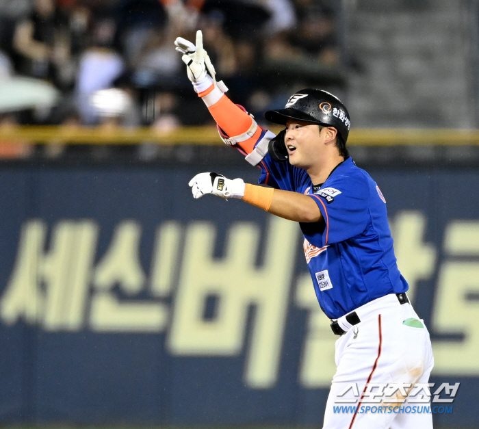 I stopped SV, a high school rookie'Kim Tae-yeon's final hit'Hanwha has won two consecutive games after the 10th inning of extra time'Securing the Winning Series' 