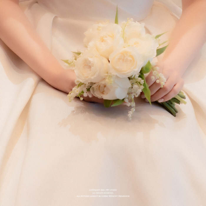 Locked, today (24th) New song 'Your Wedding'Precious First Love Sentiment