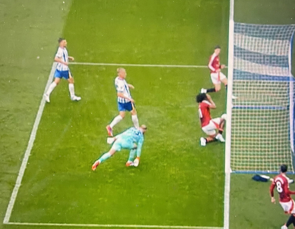 'No luck' Man U's 2nd goal scored by absurd 'Knees goal' → First loss of the season to the theater goal in 95 minutes