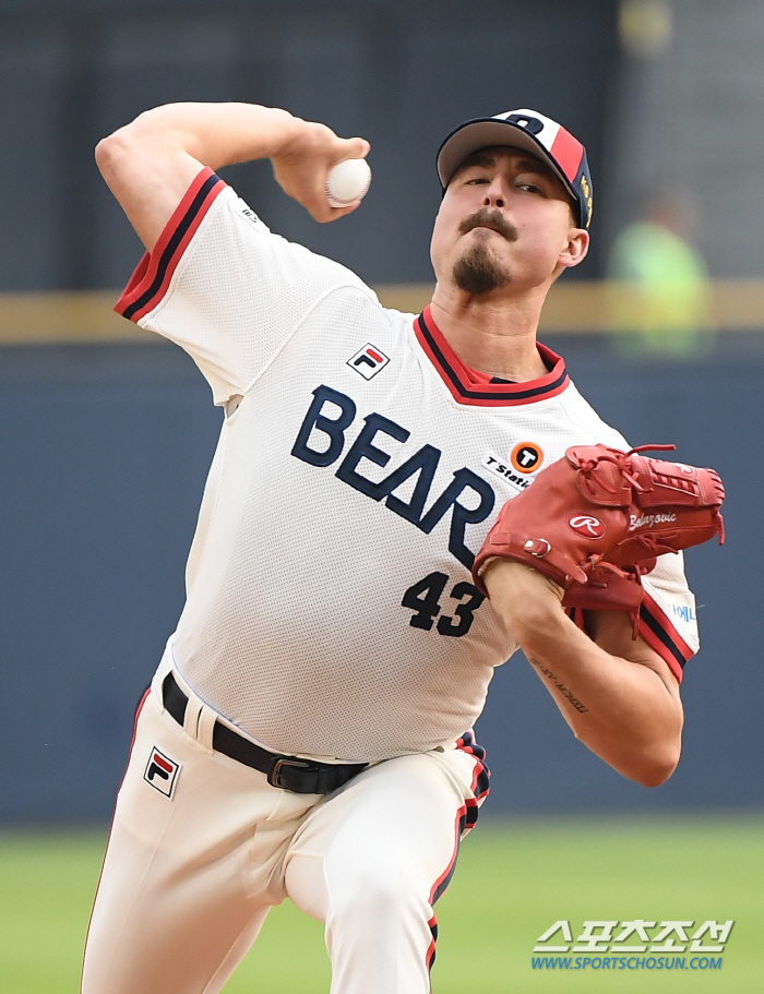 '19 years, you've been waiting for a long time' RYU won 8 games. Fantastic throw...Hanwha, Doosan's 3rd consecutive game in 7020 days 'Impressive Sweep' 