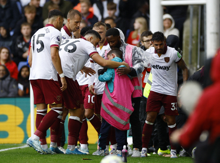 'Dignity Shines Over Goal' West Ham Stars Save Ballboys On Billboards