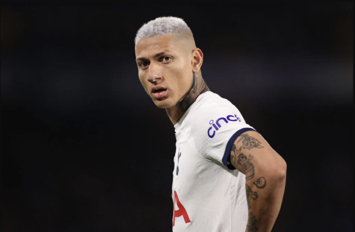 His face is rotten.' Tottenham striker who looked down after winning the match against Everton, and Hisalisson's dark future as backup