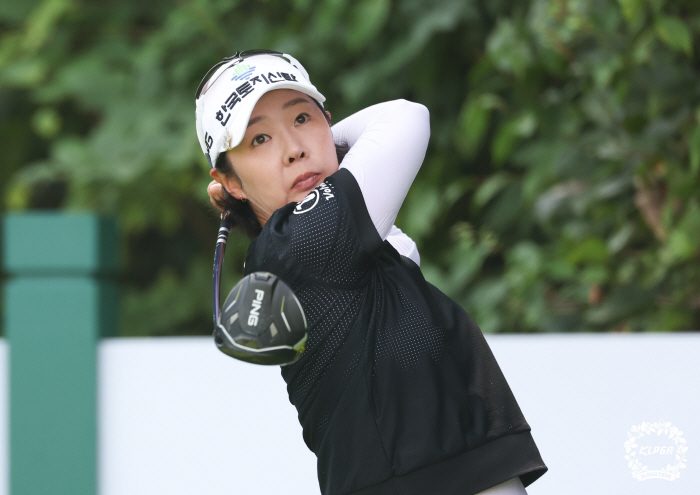 'In a competition where she dreamed of winning 10 titles in Tongsan' Park Ji-young is back, beating Lee Ye-won to come from behind to win a major competition...Prize money, second place in the grand prize. 