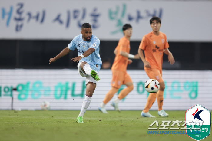 'Supercrack''Anderson 2 goals and 1 assist'Suwon FC wins 6-0 over Jeju!2 wins in a row. 3rd place. 