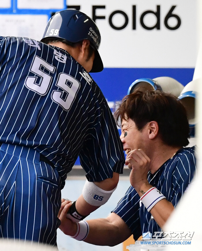 'Bro, I solved it today' Kang Min-ho's disappointed Park Byung-ho, full base hit '4 RBIs  2 RBIs'