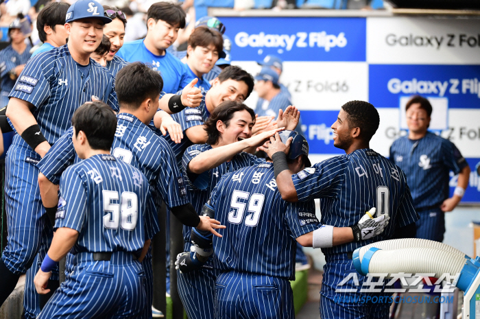 'Bro, I solved it today' Kang Min-ho's disappointed Park Byung-ho, full base hit '4 RBIs  2 RBIs'