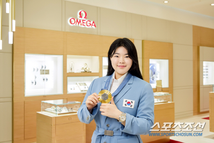 'First Woman at the Paris Olympics' Shooting Oh Ye-jin Gifts Omega Watch