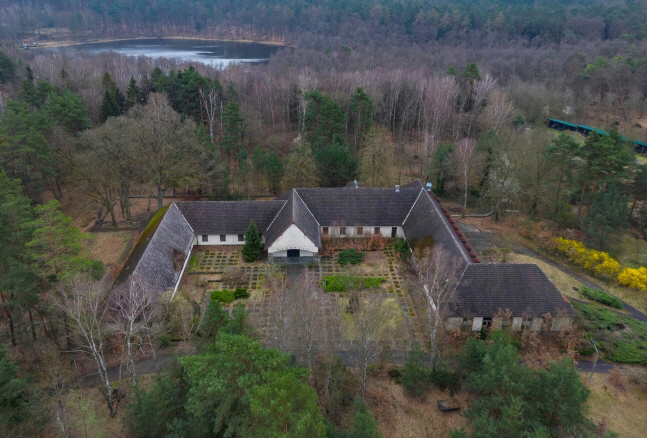 Goebbels villa that's been left unattended for over 20 years.. Does it work as 'House of Ghosts'?