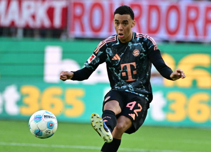 'It was a huge mistake at the opening game'→'It was a disaster'''Die is more stable' Kim Min-jae provides an excuse for a come-from-behind goal  lowest rating...Munich came from behind to win 3-2 against Wolfsburg