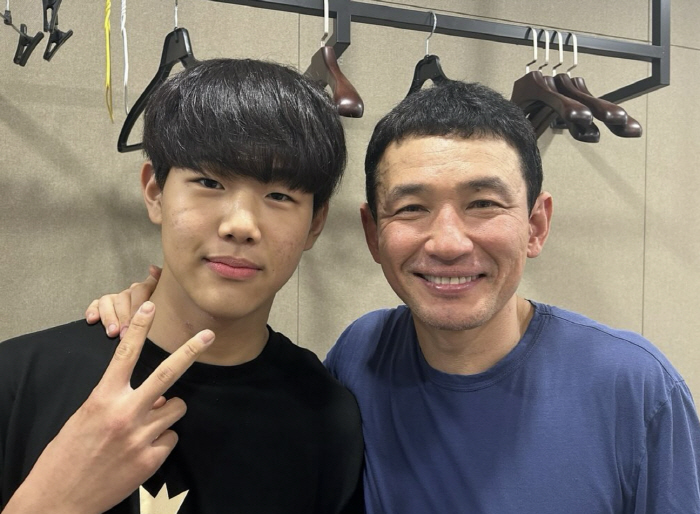 Lee Jong-hyuk's Lee Jun-su and Hwang Jung-min met..'I wish you a good actor' 'Sungdeok' certification