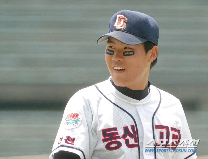 Ryu Hyun-jin was also an innocent senior in high school. Hanwha's sweep of Doosan's three consecutive games in 19 years is enough to be recorded in the history book. 