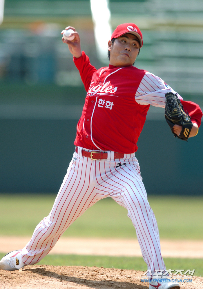 Ryu Hyun-jin was also an innocent senior in high school. Hanwha's sweep of Doosan's three consecutive games in 19 years is enough to be recorded in the history book. 