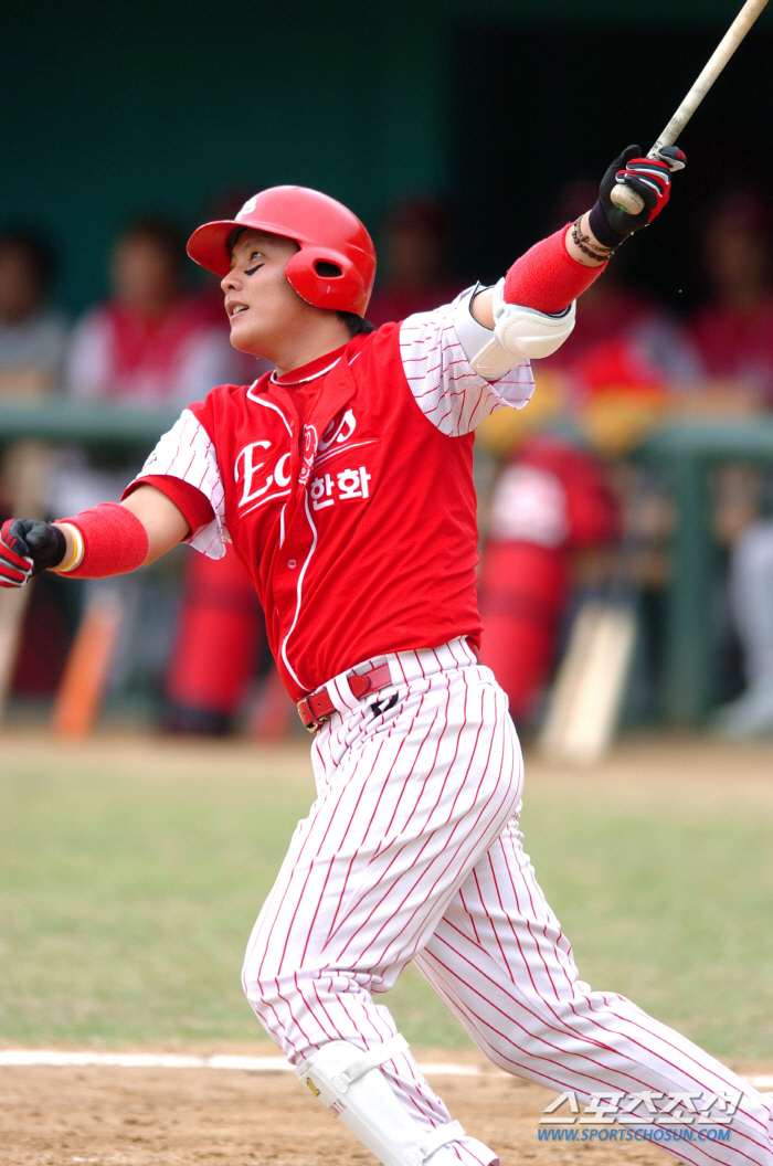 Ryu Hyun-jin was also an innocent senior in high school. Hanwha's sweep of Doosan's three consecutive games in 19 years is enough to be recorded in the history book. 