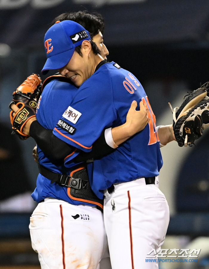 Ryu Hyun-jin was also an innocent senior in high school. Hanwha's sweep of Doosan's three consecutive games in 19 years is enough to be recorded in the history book. 