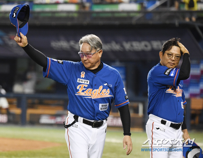 Ryu Hyun-jin was also an innocent senior in high school. Hanwha's sweep of Doosan's three consecutive games in 19 years is enough to be recorded in the history book. 